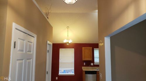 7070 Cavender Dr, Atlanta, GA 30331-9432