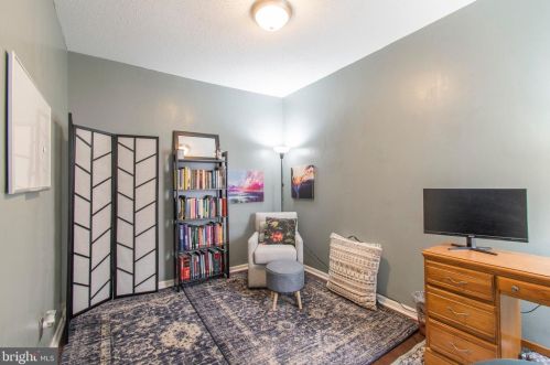 2542 Marshall St, Philadelphia PA 19148-4633 exterior