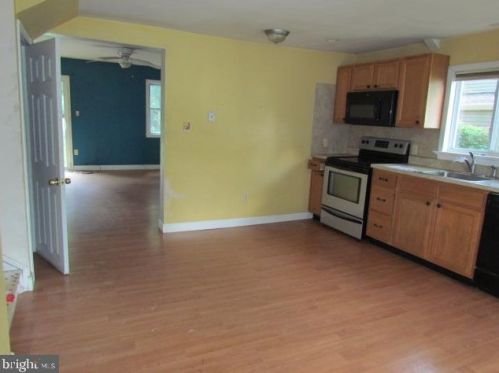 356 Main St, Pilesgrove NJ 08098-1340 exterior