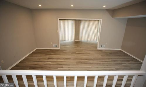 42 Magnolia Ct, Trenton NJ 08648-4828 exterior