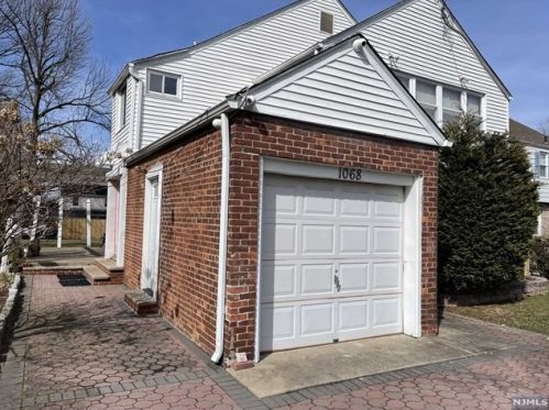 1068 Margaret St, Teaneck NJ  07666-4812 exterior