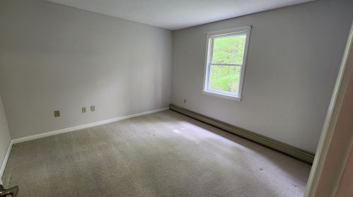 42 Hoit Rd, Concord NH  03301-1803 exterior