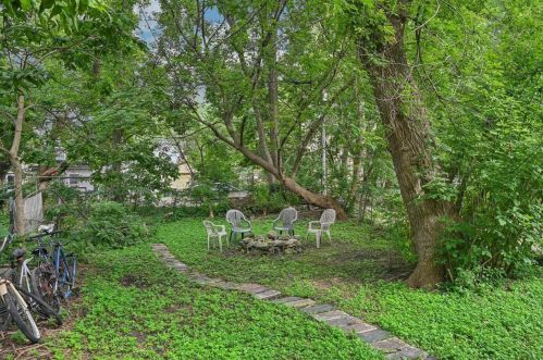 1142 Jenifer St, Madison WI 53703-3745 exterior