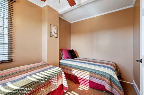 1242 Morningside Ave, Pittsburgh PA 15206-1351 exterior