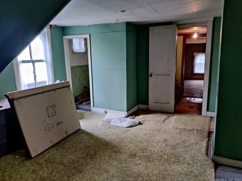 13 Elizabeth St, Norwalk CT 06854-3002 exterior