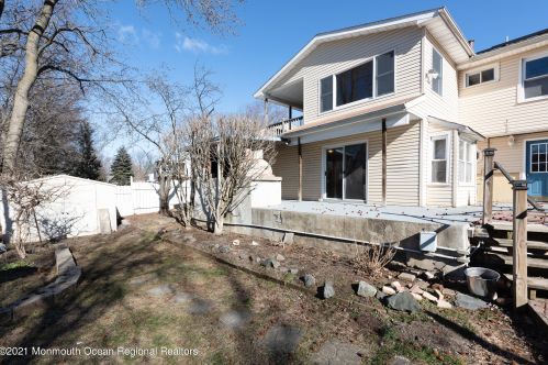 12 Crk Rd, Hazlet NJ 07730-2205 exterior