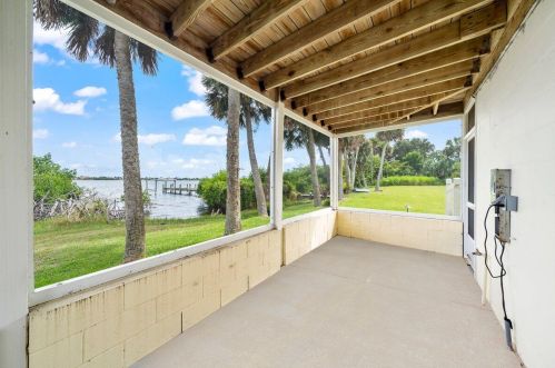 10060 Tropical Trl, Merritt Island FL 32953-6060 exterior