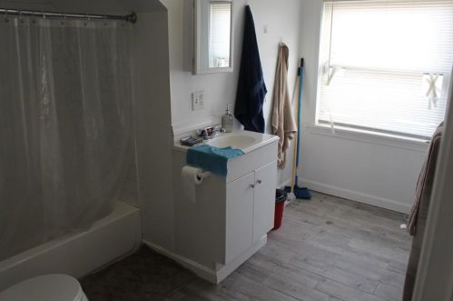 556 Elm St, Woonsocket RI 02895-3508 exterior