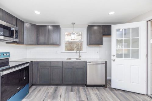 42 Lepage Rd, Windsor CT  06095-4443 exterior