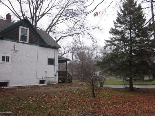 1033 Fenimore Ave, Kalamazoo MI 49048-2028 exterior