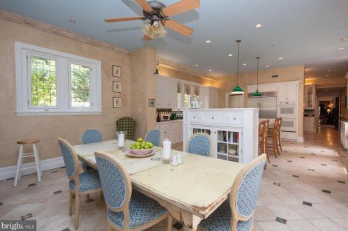 455 Chestnut Hill Ave, Philadelphia PA 19118-2712 exterior