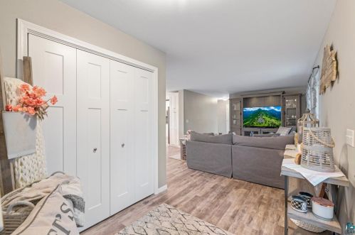 3258 Tischer Rd, Duluth MN 55803-9786 exterior