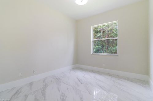 931 8 St, Naples FL 34120-3435 exterior