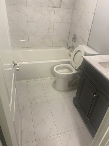 138 124 St, Chicago IL 60628-7240 exterior