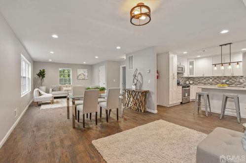 54 Howard Ave, Edison NJ  08837-3432 exterior