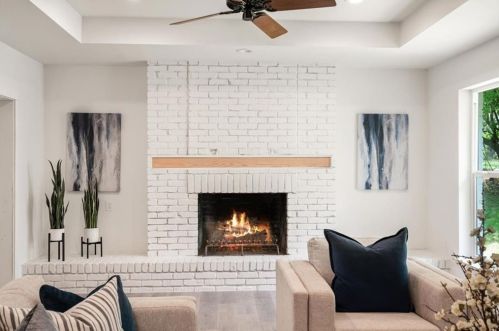 8902 Balcones Clb Dr, Austin TX 78750-3008 exterior