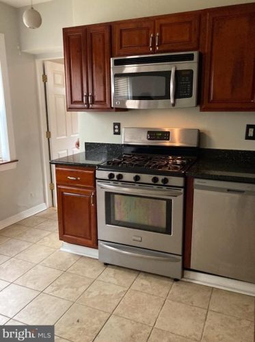 2231 Cedar St, Philadelphia PA  19125-2909 exterior