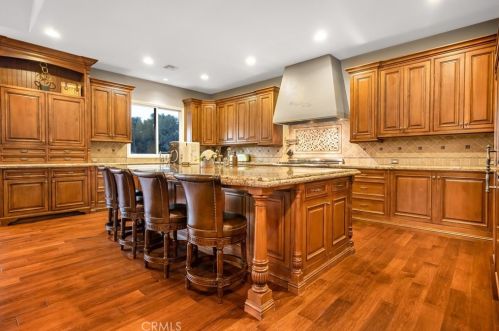 1241 Valencia Mesa Dr, Fullerton CA 92833-2220 exterior