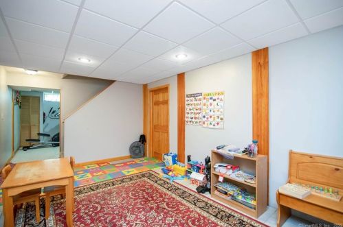 13 Gaylord Rd, Windsor Locks CT 06096-2815 exterior