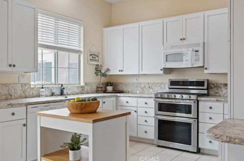 2919 Ballesteros Ln, Tustin CA  92782-1117 exterior