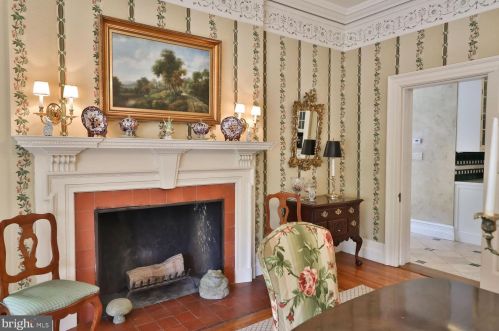 455 Chestnut Hill Ave, Philadelphia PA 19118-2712 exterior