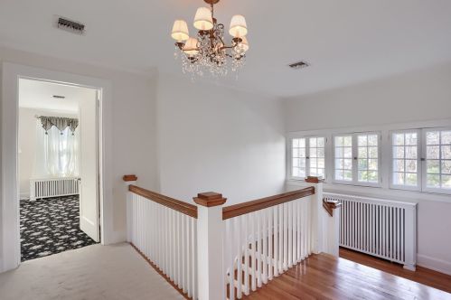 1709 Beaver Grade Rd, Moon Twp PA 15108-3103 exterior