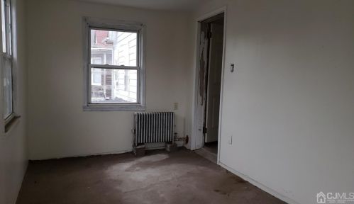 122 Madison Ave, Perth Amboy NJ 08861-4307 exterior