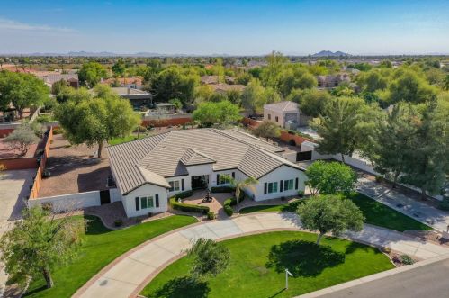 2455 Cloud Dr, Chandler AZ 85249-3778 exterior