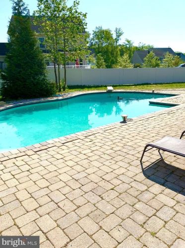 1402 Central Ave, Edgewater, MD 21037-3455