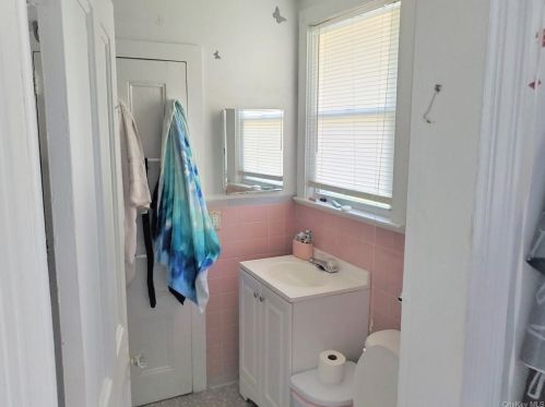 23 Beattie Ave, Middletown NY 10940-3931 exterior