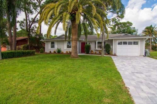 821 Walters Ter, Fort Pierce FL  34983-3962 exterior