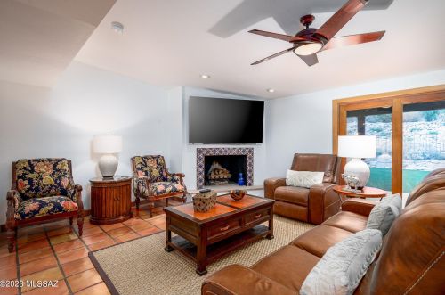 6101 Camino De Santa Valera, Tucson AZ  85718-3722 exterior