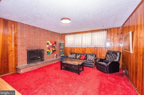 8921 2 Ave, Silver Spring MD 20910-2149 exterior