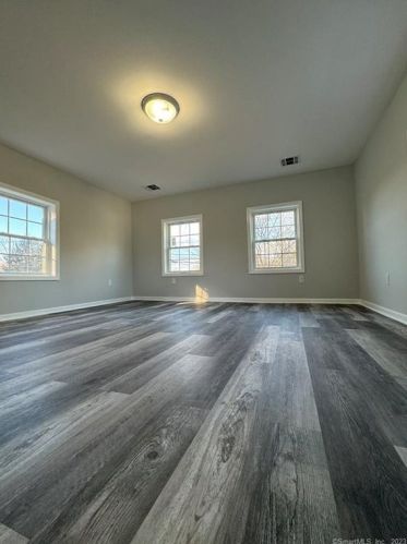 77 Prospect Hill Rd, Windsor CT  06095-1642 exterior