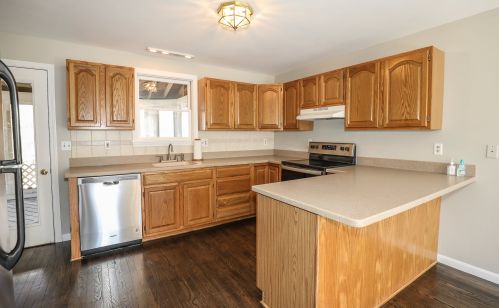 87 Blacksnake Rd, Seabrook NH 03874-4310 exterior