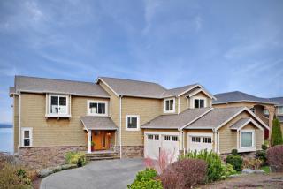 20415 25 Ave, Seattle WA  98155-1332 exterior