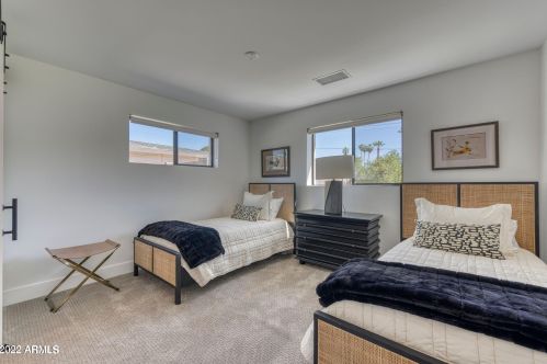 3413 45th St, Phoenix AZ  85018-6028 exterior