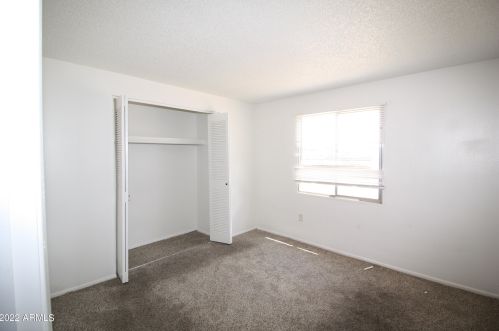 2202 73 Ave, Phoenix AZ 85033-1325 exterior