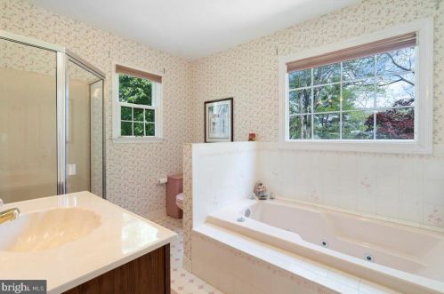 4 Bonnie Ln, Media PA 19063-5606 exterior