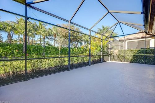 7393 Moorgate Pt Way, Naples FL 34113-5103 exterior