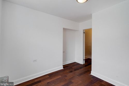 1821 Carlisle St, Philadelphia PA 19145-2307 exterior