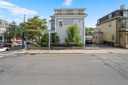 415 Angell St, Providence RI 02906-4062 exterior