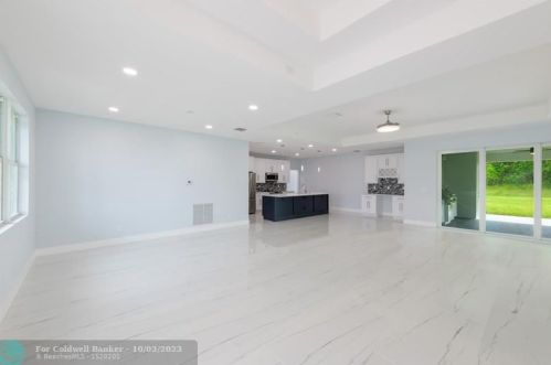 2470 Webster Ln, Fort Pierce FL 34953-5751 exterior