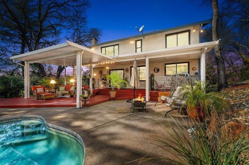 9811 Blue Lk Dr, Folsom CA 95630-1909 exterior