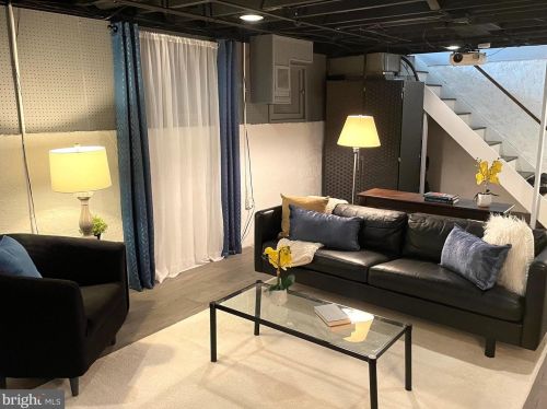 1 Fieldston Rd, Princeton NJ 08540-6453 exterior