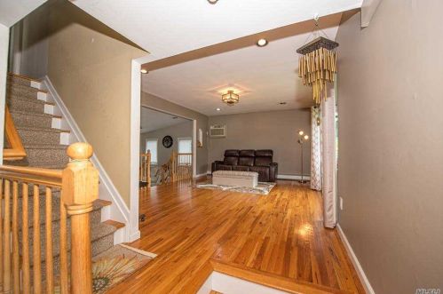 1 April Ave, Huntington Station NY 11746-7002 exterior