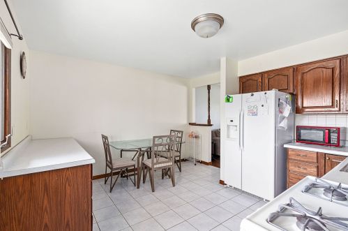 2506 Fairway Dr, Joliet IL 60435-5220 exterior