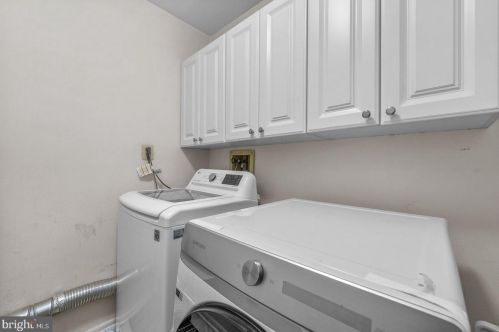 11 Revere Ct, Trenton NJ 08628-3610 exterior