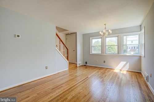 6918 Westhampton Dr, Alexandria VA 22307-1528 exterior