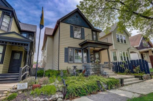 2446 Burrell St, Milwaukee WI 53207-1521 exterior